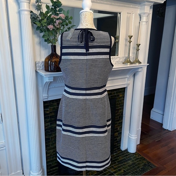 NWT J. CREW Navy & White Striped Tweed Sleeveless Sheath Dress Bow Detail Sz 8 - Picture 9 of 16